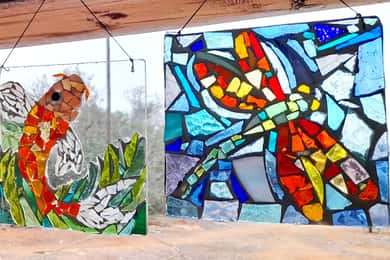 Laboratorio artigianale di mosaico vetro su vetro vicino a Lagos