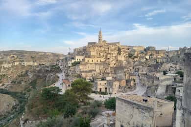 Visita ai Sassi di Matera in Italiano. CASA E CHIESA INCLUSE