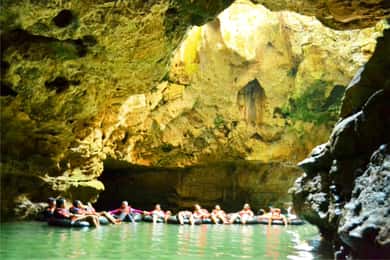 Yogyakarta: Caverna de Jomblang e Caverna de Pindul com passeio de barco