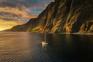 Funchal: Sunset Sailing Tour