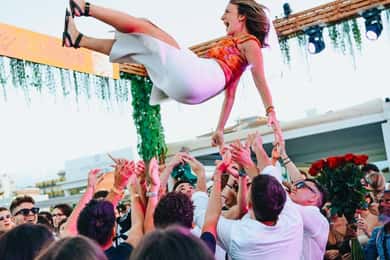 Cannes: Beach Party