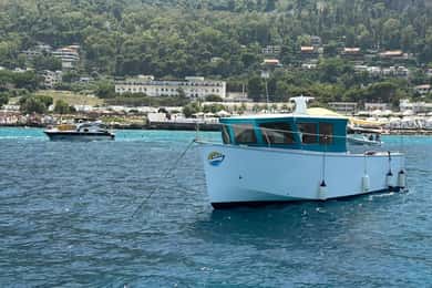 Mondello: tour en barco por la costa de 4 horas con aperitivo y baño