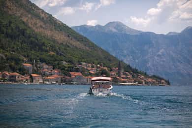 Zatoka Kotorska w Perast: rejs statkiem do Matki Boskiej Skalskiej i z powrotem