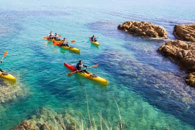 Costa Brava: Meereshöhlen Kajakfahren und Schnorcheln Tour