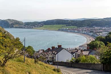 Llandudno Gateway: Snowdonia, Castles & Portmeirion Day Tour