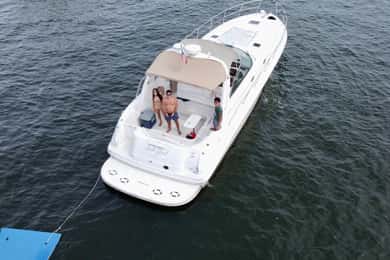 Miami Beach: Alquiler de yate privado con capitán y champán
