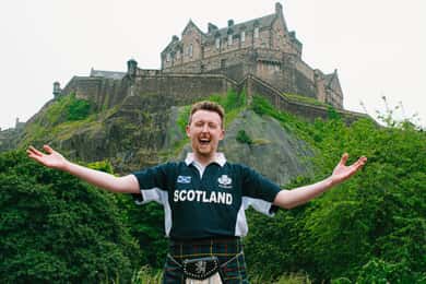 Tickets & Tour für Edinburgh Castle – schottischer Guide im Kilt