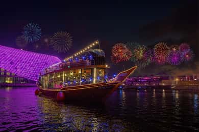 Abu Dhabi: Cruzeiro com jantar na véspera de Ano Novo em Yas Island Dhow