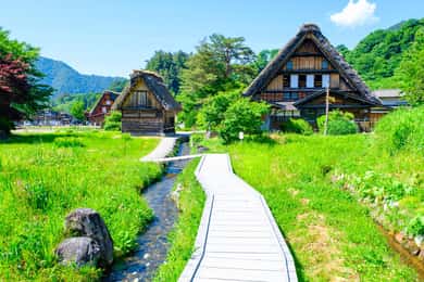 From Nagoya: Gujo, Hida Takayama, and Shirakawa-go Day Tour
