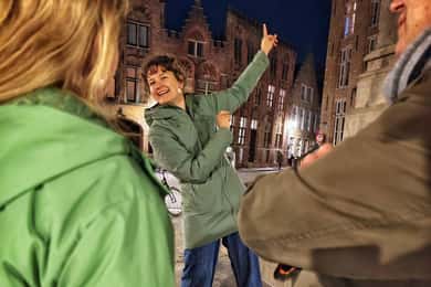 Brujas: tour a pie por la noche con cuentos y historia desconocida