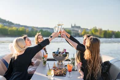 Prague: Private Pontoon Sightseeing Cruise with Prosecco