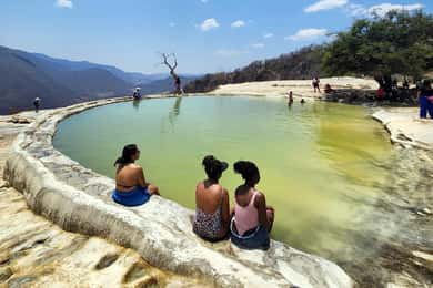 Oaxaca: Excursión a El Tule, Mitla y Hierve el Agua con Mezcal