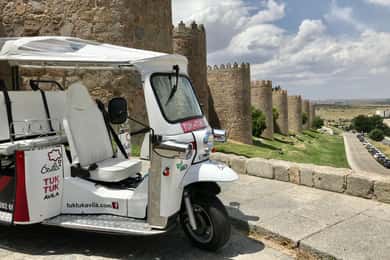 TOUR GUIADO EM TUK TUK POR ÁVILA 1 HORA