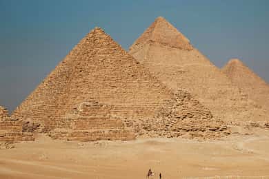 Cairo: Giza Pyramids and Islamic Cairo Guided Layover Tour