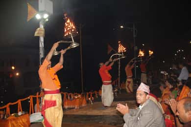 Visita nocturna al Aarti y Cremación del Templo de Pashupatinath