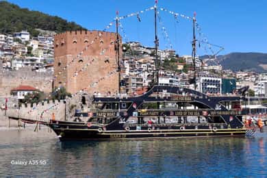 Alanya: Pirate Boat Trip with Optional Pick Up and Lunch