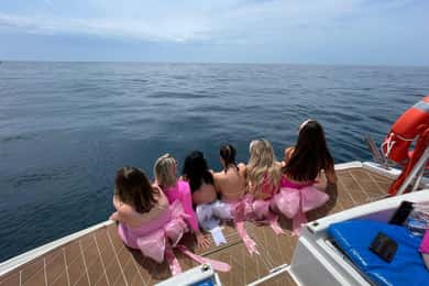 Desde Marbella: Passeio de veleiro privado e em grupo e bebidas