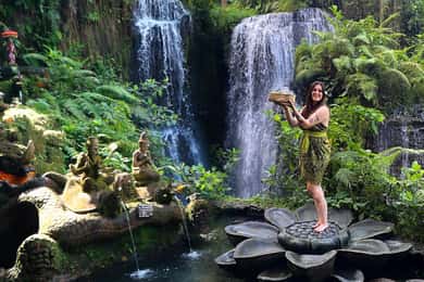 Bali: Taman Beji Griya Waterfall Purification Ritual