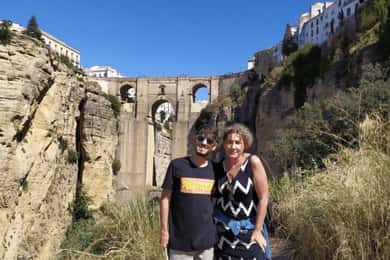 Traslado privado de Sevilla a Granada con parada en Ronda