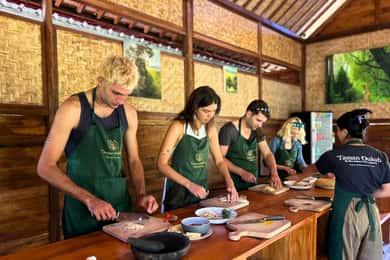 Ubud: Balinese Cooking Class at an Organic Farm