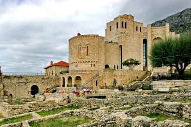 Da Tirana e Durazzo: Castello di Kruja, Vecchio Bazar