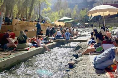 Excursión de un día al Valle de Ourika: Senderismo, cascada, comida y Relax