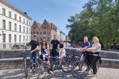 ¡Brujas en bicicleta con la familia y los amigos!