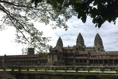 Siem Reap : Excursion d'une demi-journée à Angkor Wat avec guide de région