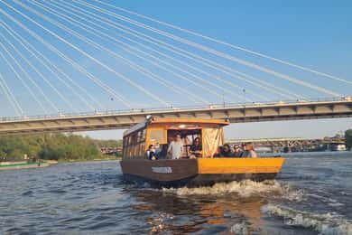 Warsaw: Evening Vistula Cruise with Welcome Drink