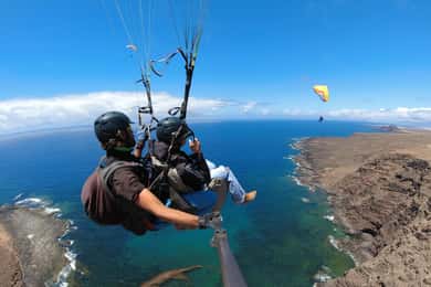 Lanzarote: Tandem Paragliding Flight Over Lanzarote