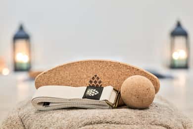 Rovaniemi: Yogaklass med infraröda värmare och örtte