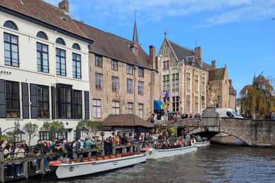 Exclusivo tour a pie PRIVADO de Brujas