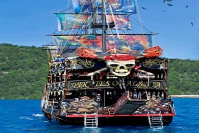 Alanya: Piraten van Alanya Rondvaart met lunch en drankjes