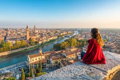 Verona Walking Tour: Access to the Arena