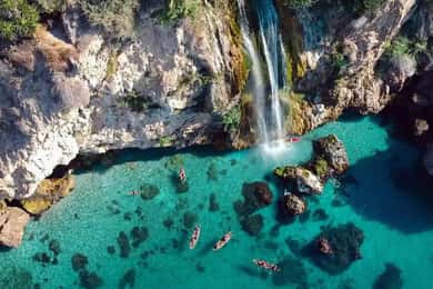 Nerja: ruta libre en kayak por los acantilados de Nerja y Maro