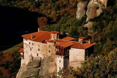 From Athens: 2-Day Delphi and Meteora 【Chinese Tour Guide】