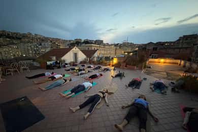 Neapel: yoga och pilates på terrass med panoramautsikt