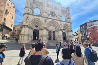 Madrid: Cuenca, Hanging Hauses and Cathedral Full-Day Trip