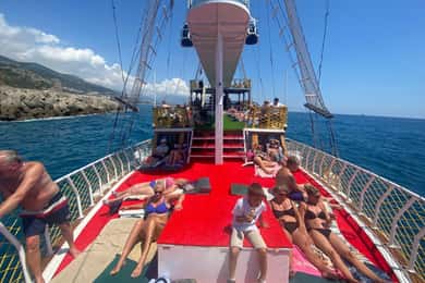 Alanya: Öğle Yemekli ve Sınırsız Alkolsüz İçecekli Relax Tekne Turu