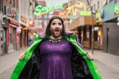 Hamburg: Pamela unpacks! - Kieztour with a drag queen