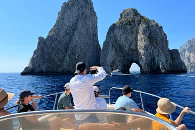 Capri: All Inclusive Boat Cruise with City Tour