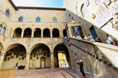 Bargello Museum Guided Tour with Entry Ticket