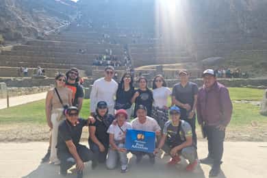 Sacred Valley of the Incas: visit Pisaq Ollantaytambo and Chincheros.