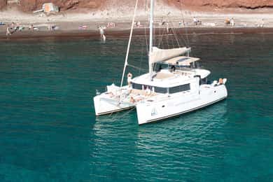 Santorini Catamaran Day Cruise: Lunch, Drinks and Transfers