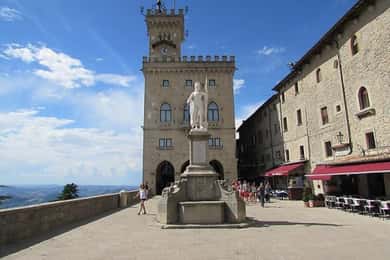 San Marino: Entdecke das alte Land mit Transfer