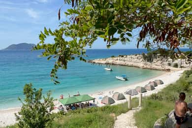Von Vlore: Haxhi Ali-Höhle & Karaburun-Schnellboot-Tour