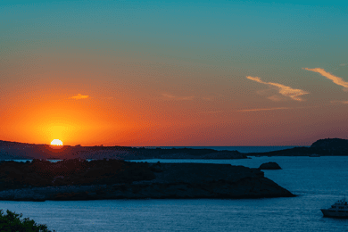 Ibiza: Sunset Boat Tour with Water Sports, Open Bar & Tapas