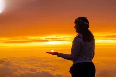 Sucre: Sunrise, the Crater de Maragua and old Cave Paintings