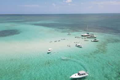 Grand Cayman: Stingray City Catamaran Sunset Tour