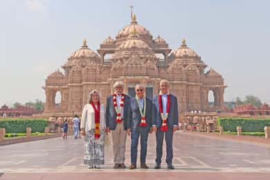 New Delhi: Akshardham Temple Light Show with Custom Add-Ons